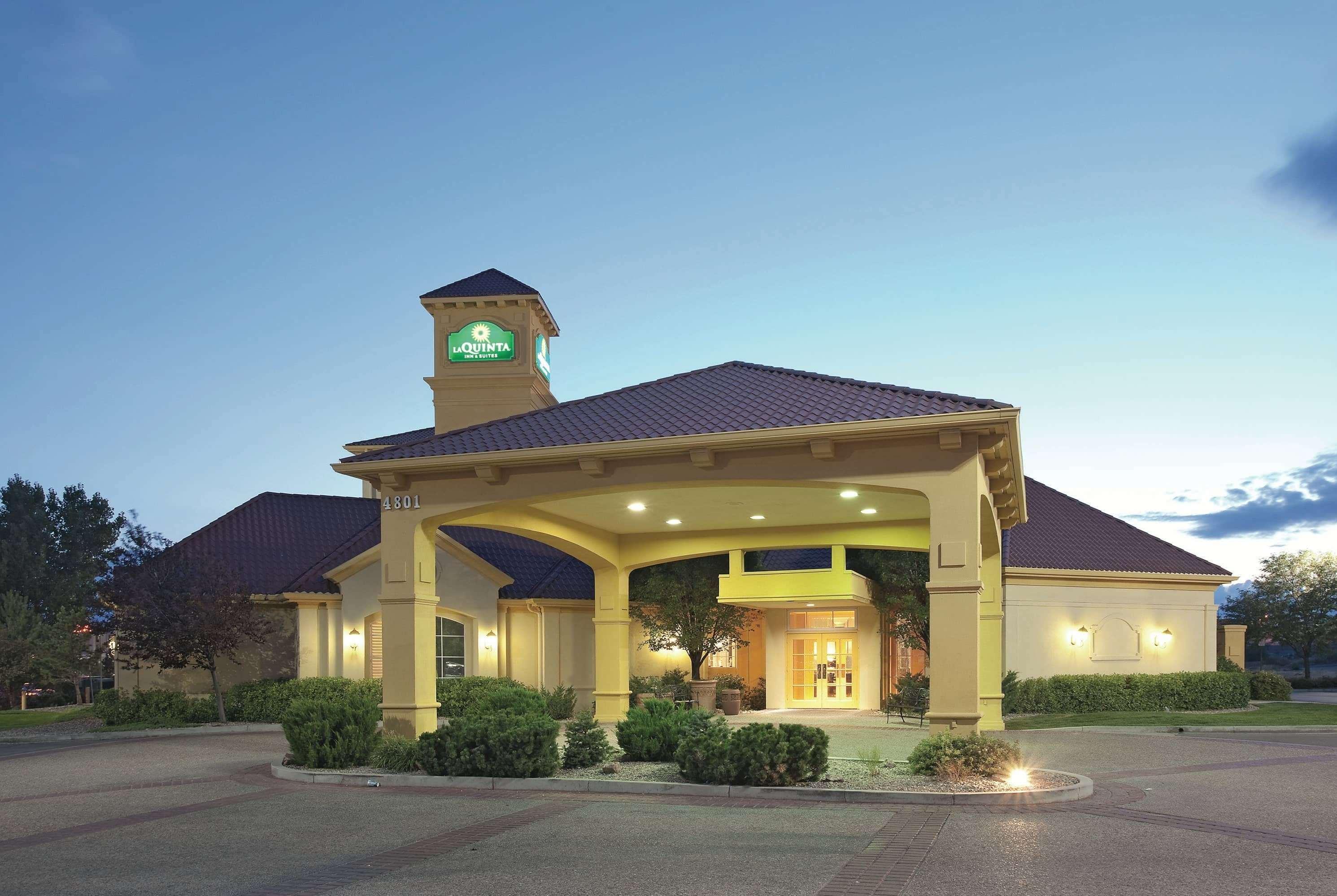 La Quinta By Wyndham Pueblo Hotel Exterior foto